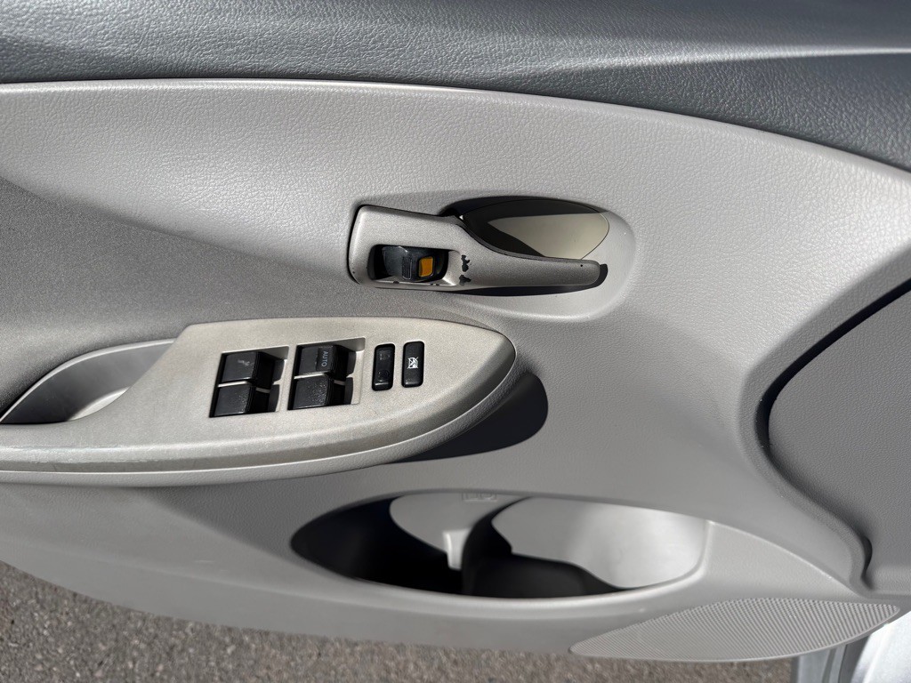 2010 Toyota Corolla Image 9