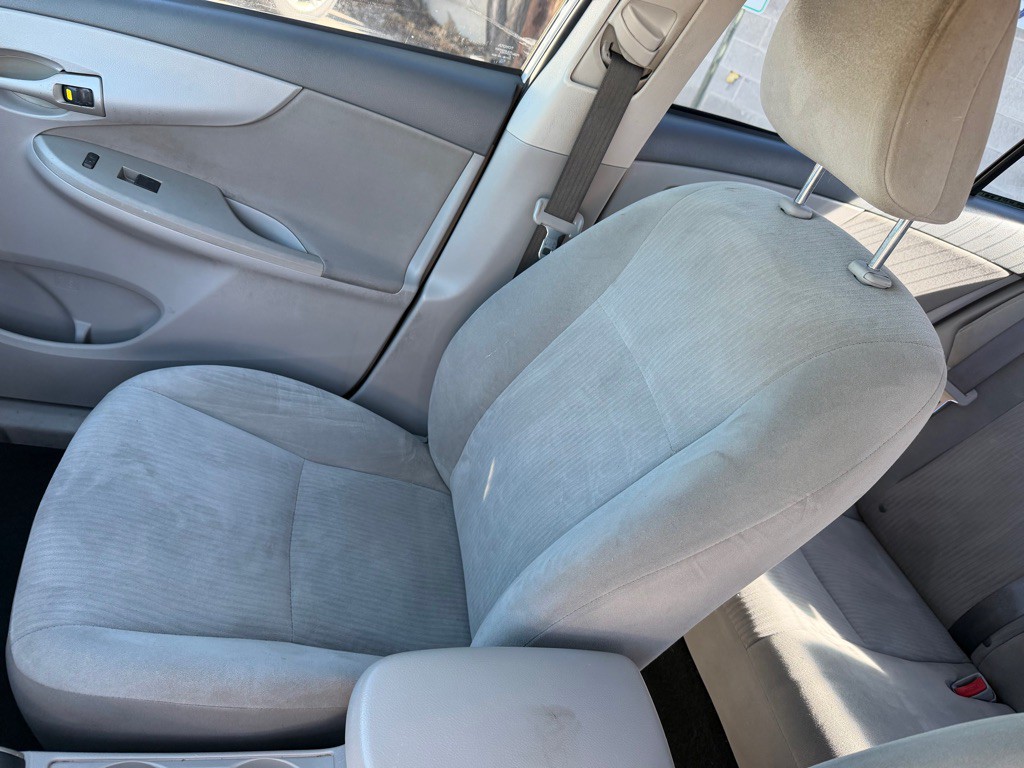 2010 Toyota Corolla Image 11