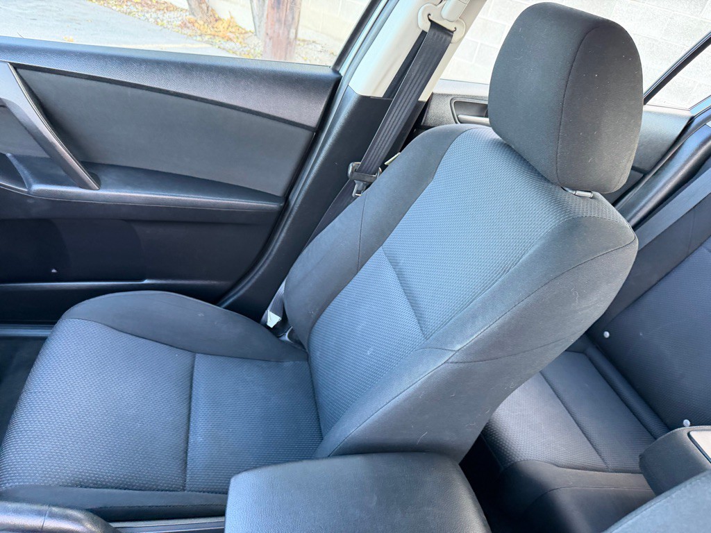 2010 Mazda Mazda3 Image 11