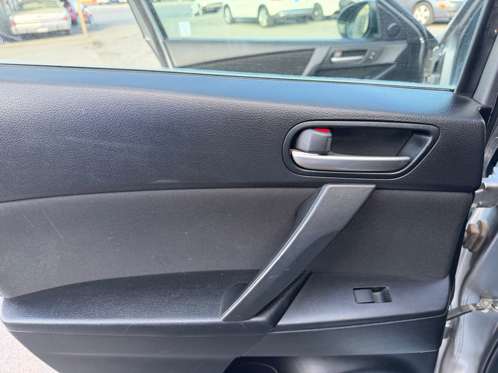 2010 Mazda Mazda3 Image 15