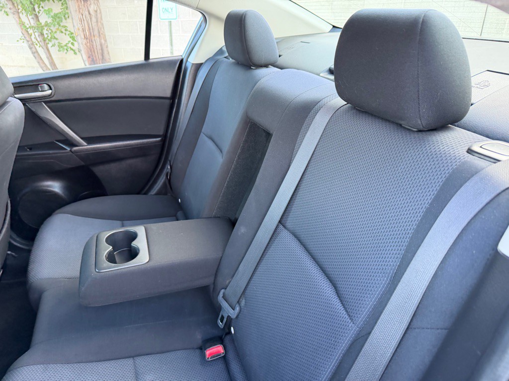 2010 Mazda Mazda3 Image 16