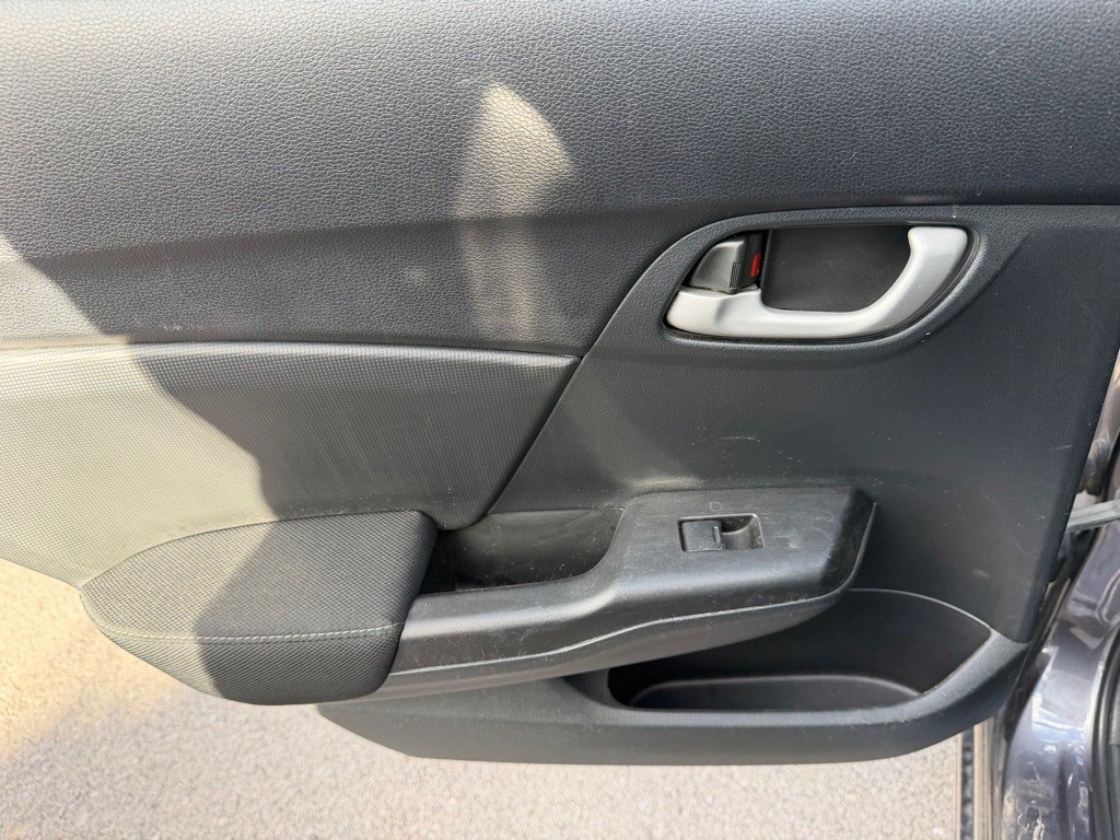 2015 Honda Civic Image 16
