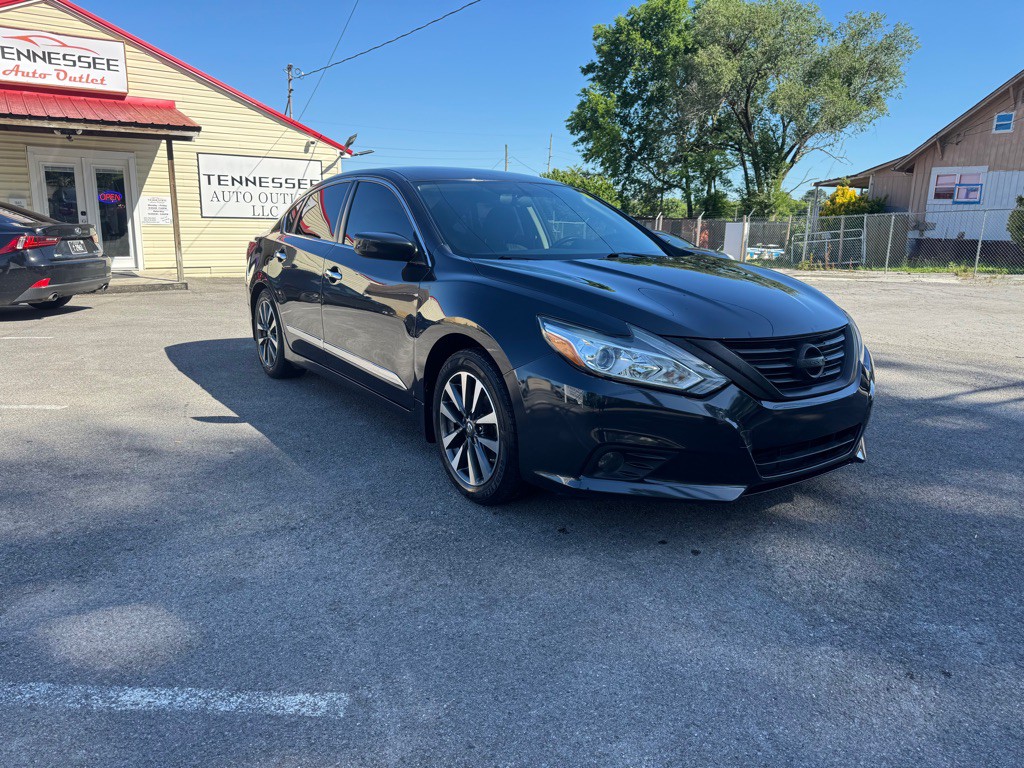 2017 Nissan Altima Image 2