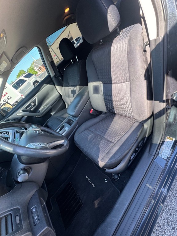 2017 Nissan Altima Image 5
