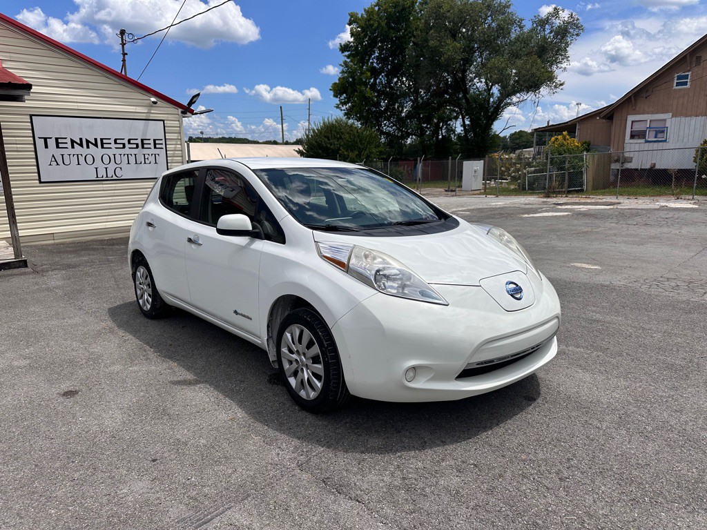 2015 Nissan Leaf Image 2