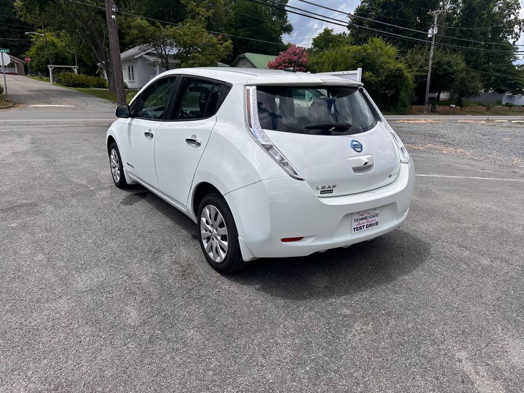 2015 Nissan Leaf Image 4