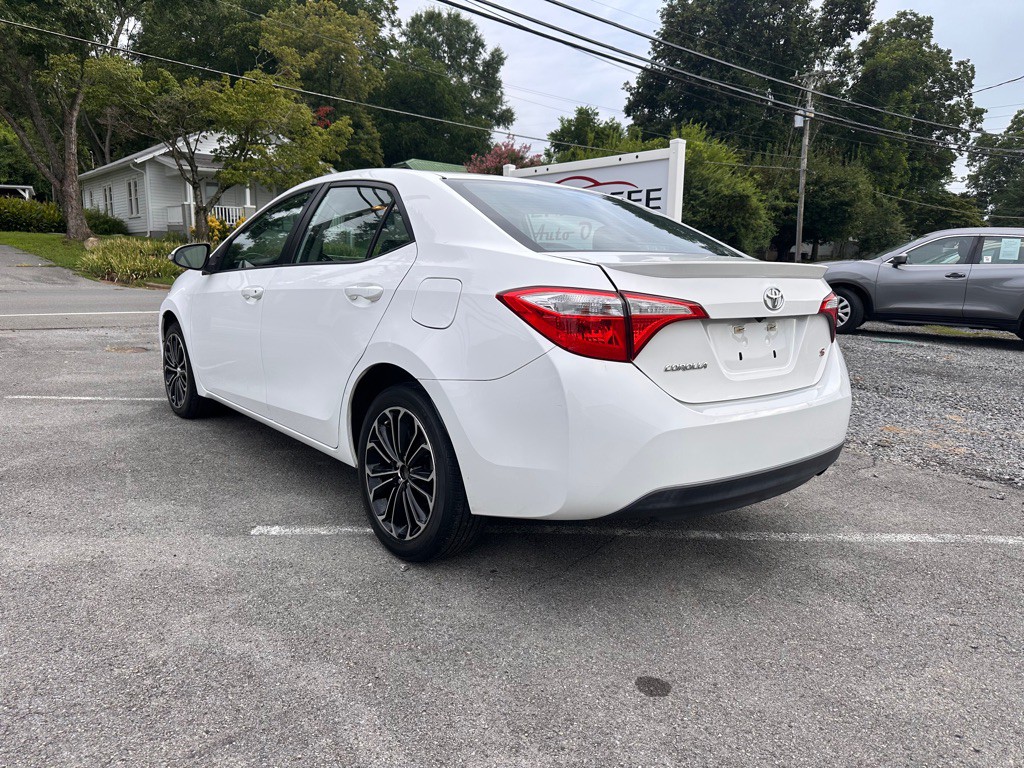 2015 Toyota Corolla Image 4