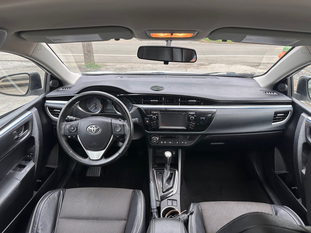 2015 Toyota Corolla Image 5