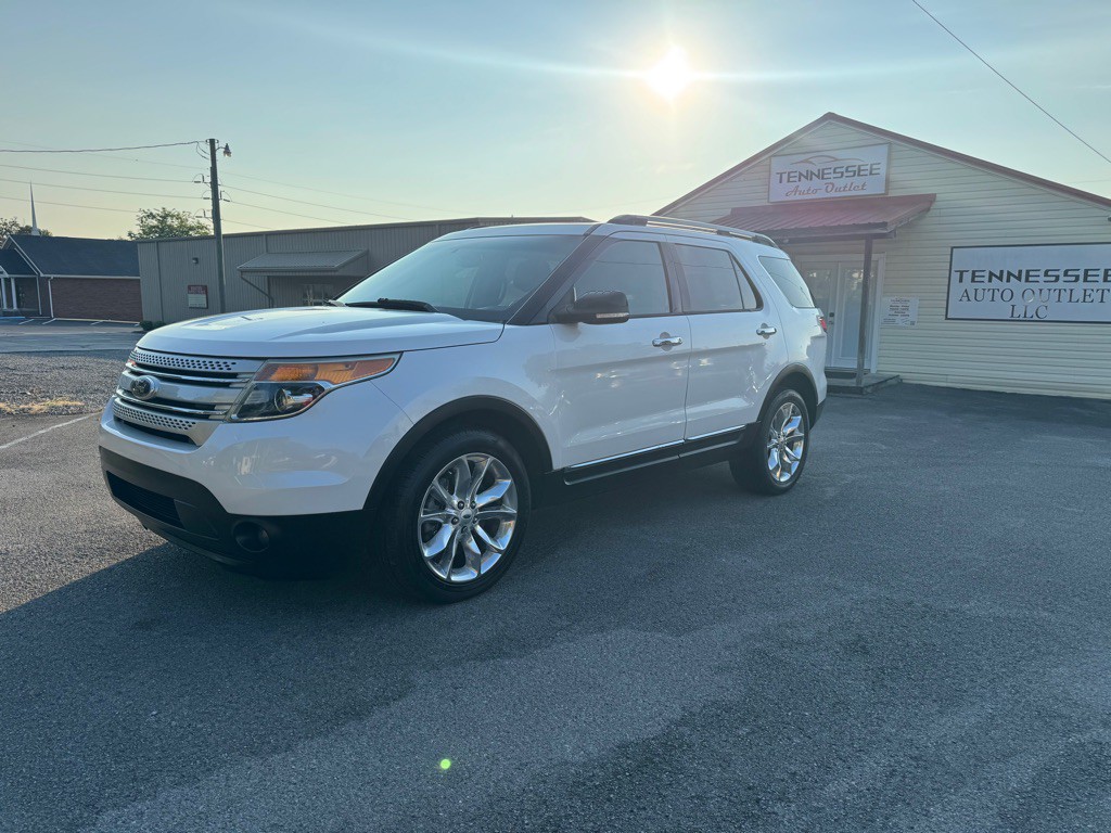 2015 Ford Explorer Image 1
