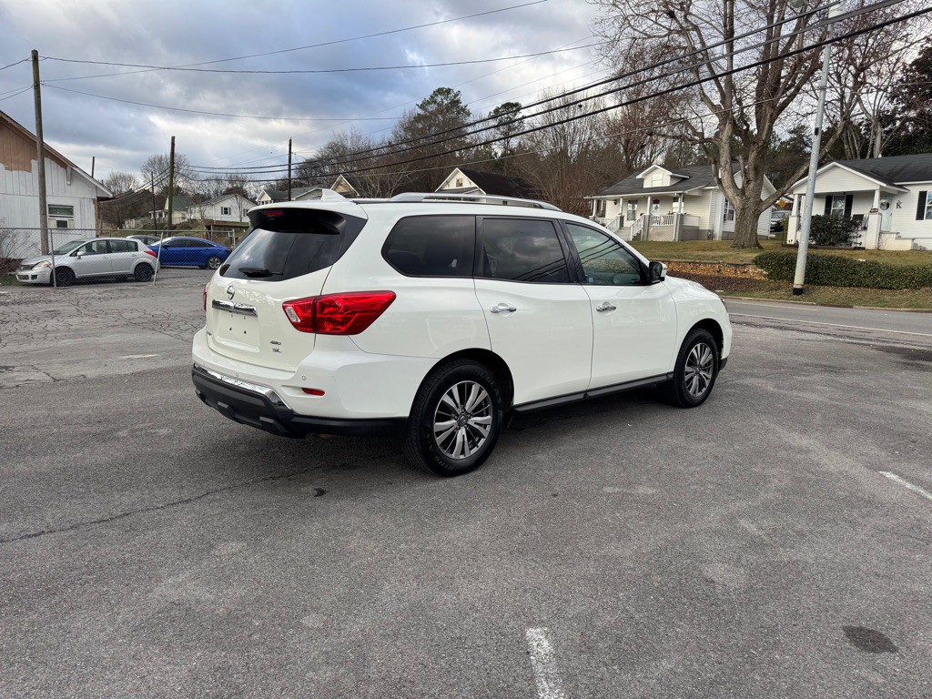 2020 Nissan Pathfinder Image 3