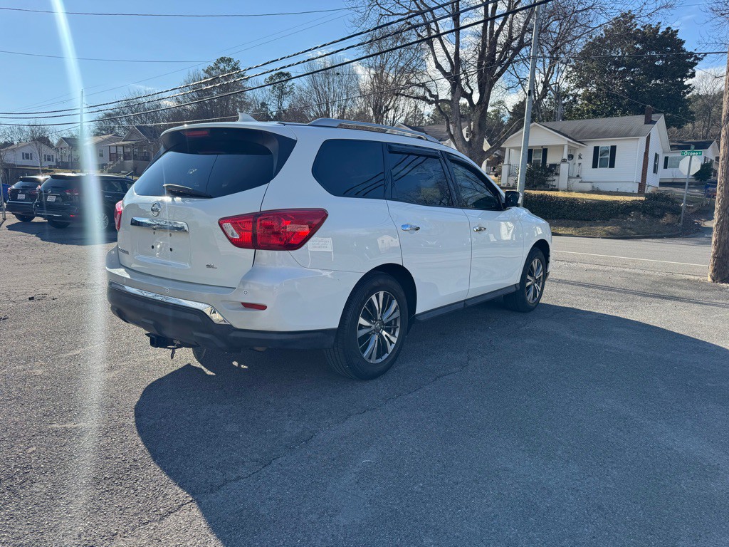 2019 Nissan Pathfinder Image 3