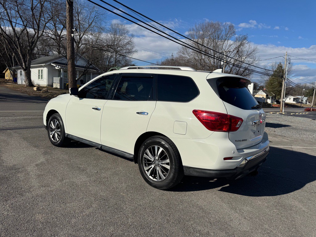 2019 Nissan Pathfinder Image 4