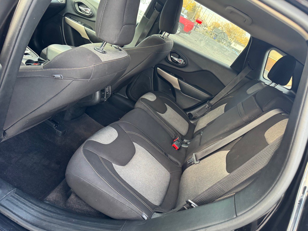 2017 Jeep Cherokee Image 6