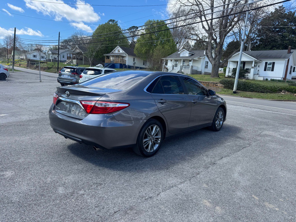 2017 Toyota Camry Image 3