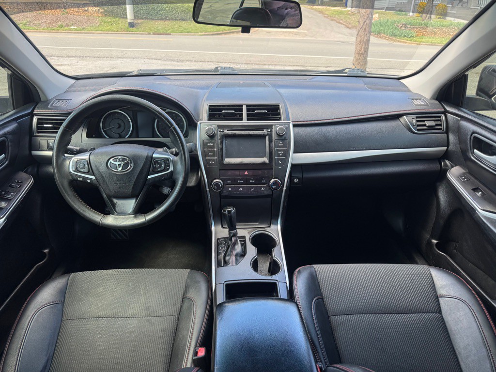 2017 Toyota Camry Image 5