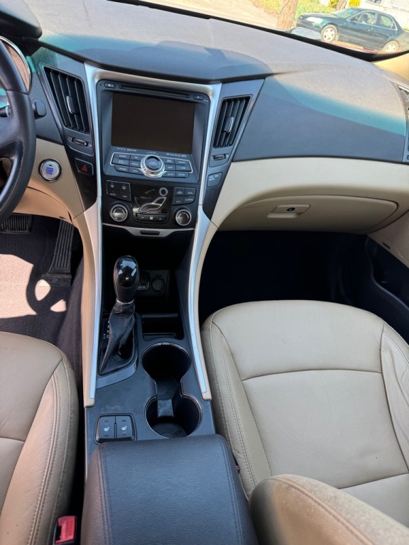 2012 Hyundai Sonata Image 8