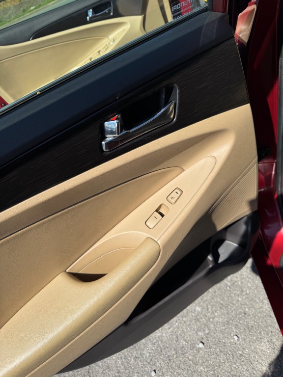 2012 Hyundai Sonata Image 9