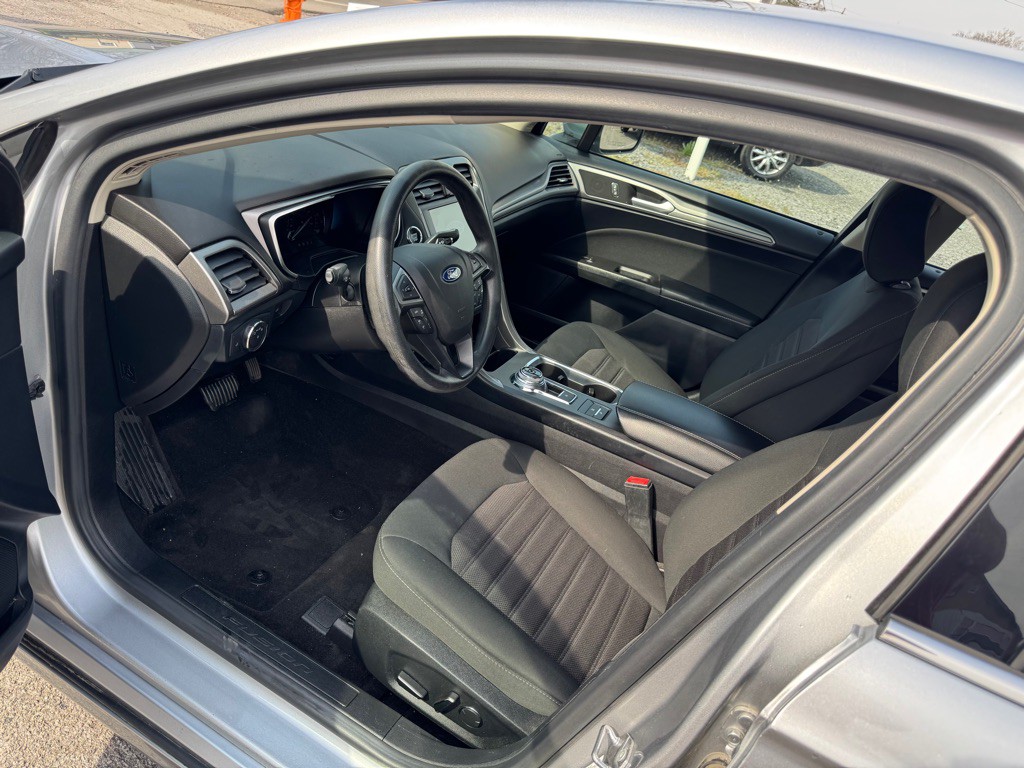 2020 Ford Fusion Image 6