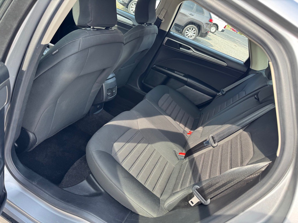 2020 Ford Fusion Image 7