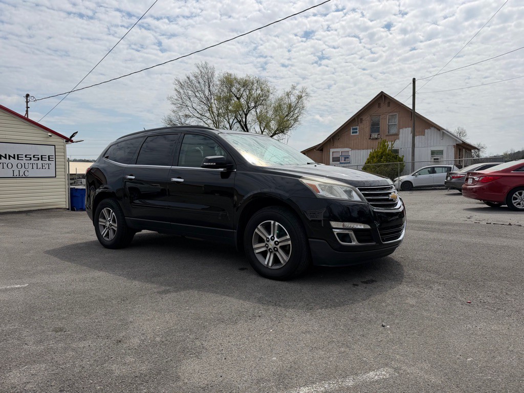 2017 Chevrolet Traverse Image 2