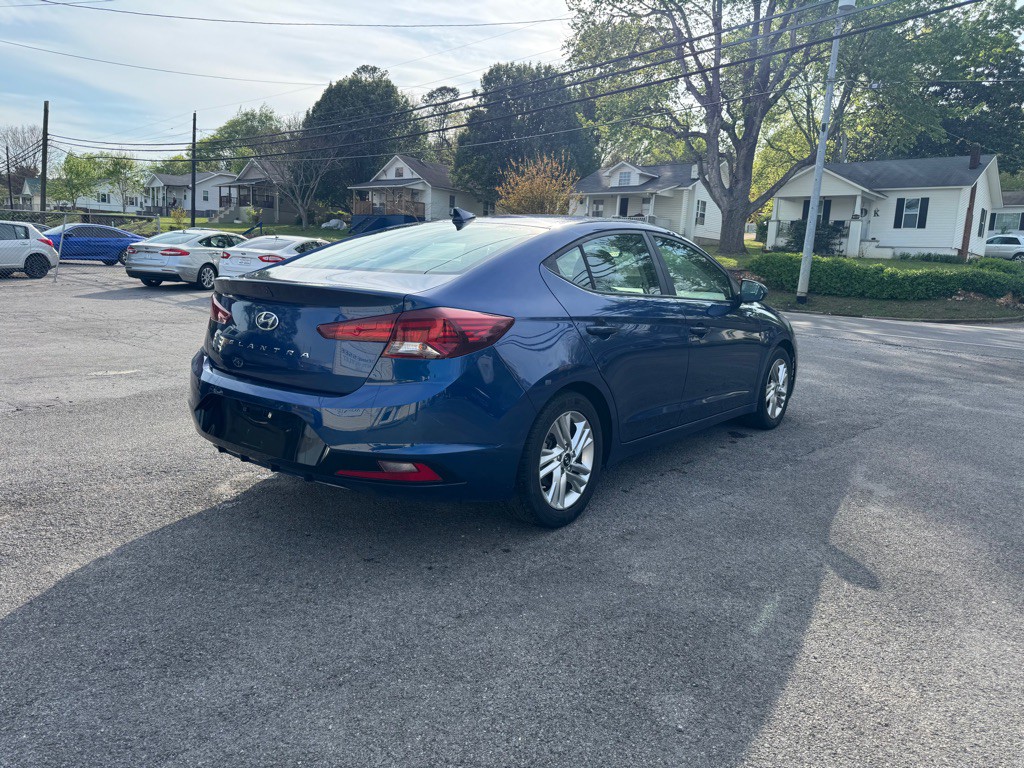 2020 Hyundai Elantra Image 3