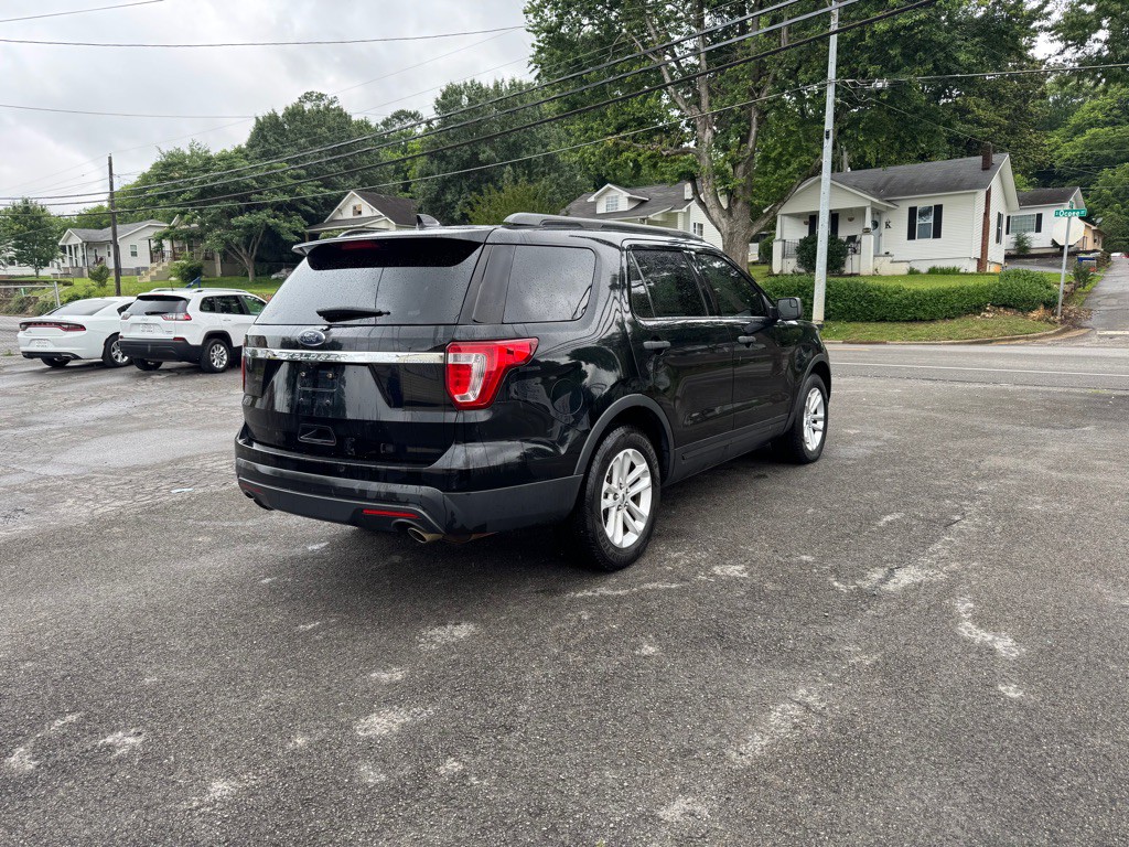 2017 Ford Explorer Image 3