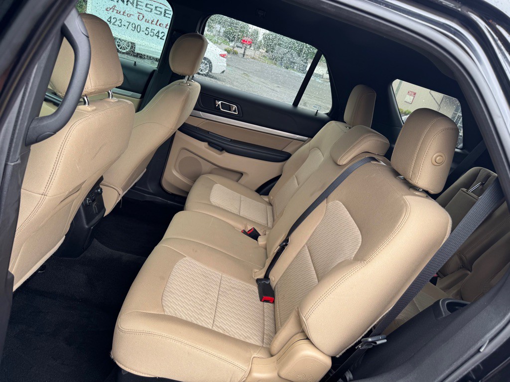 2017 Ford Explorer Image 6