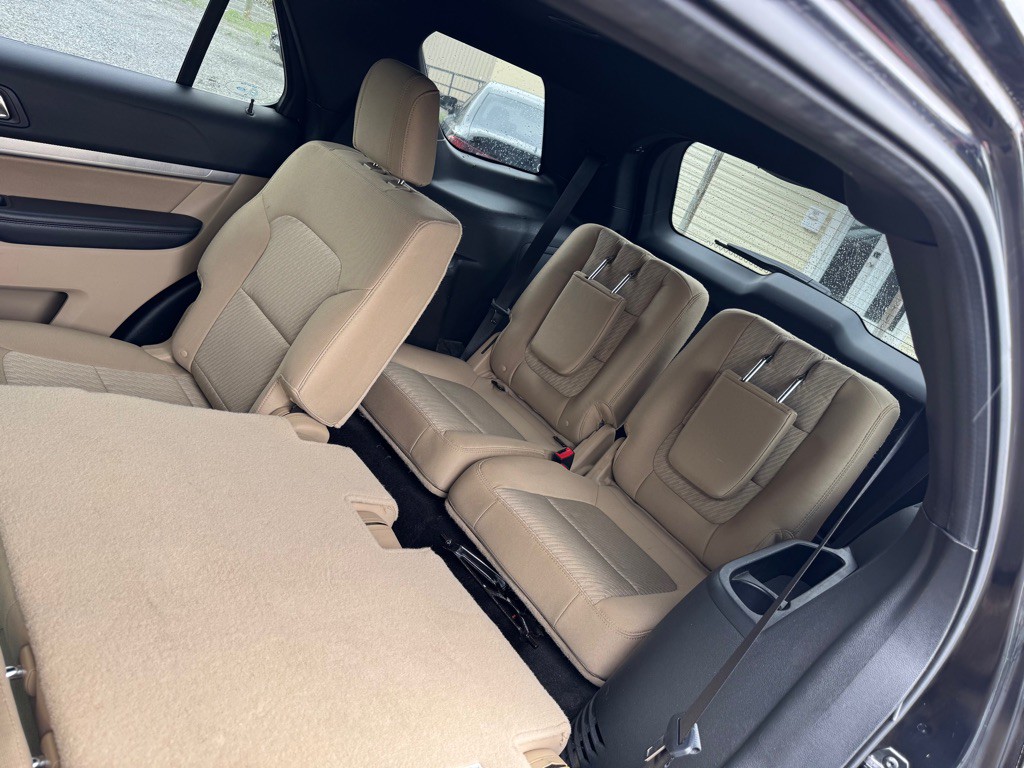 2017 Ford Explorer Image 7