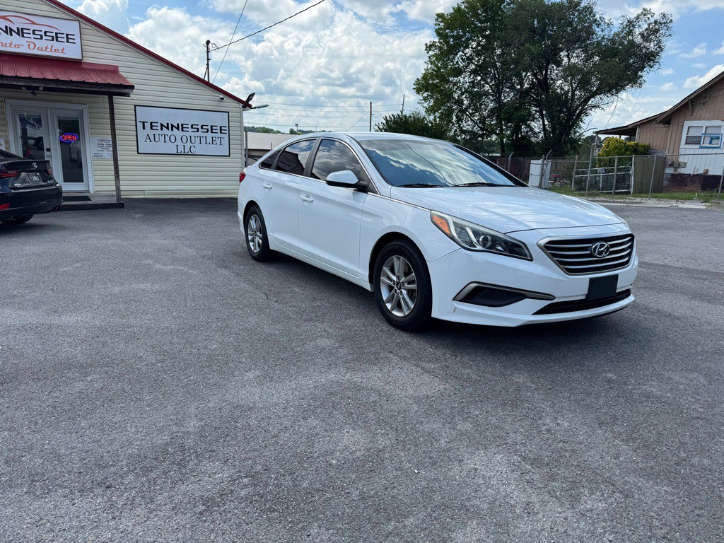 2017 Hyundai Sonata Image 2