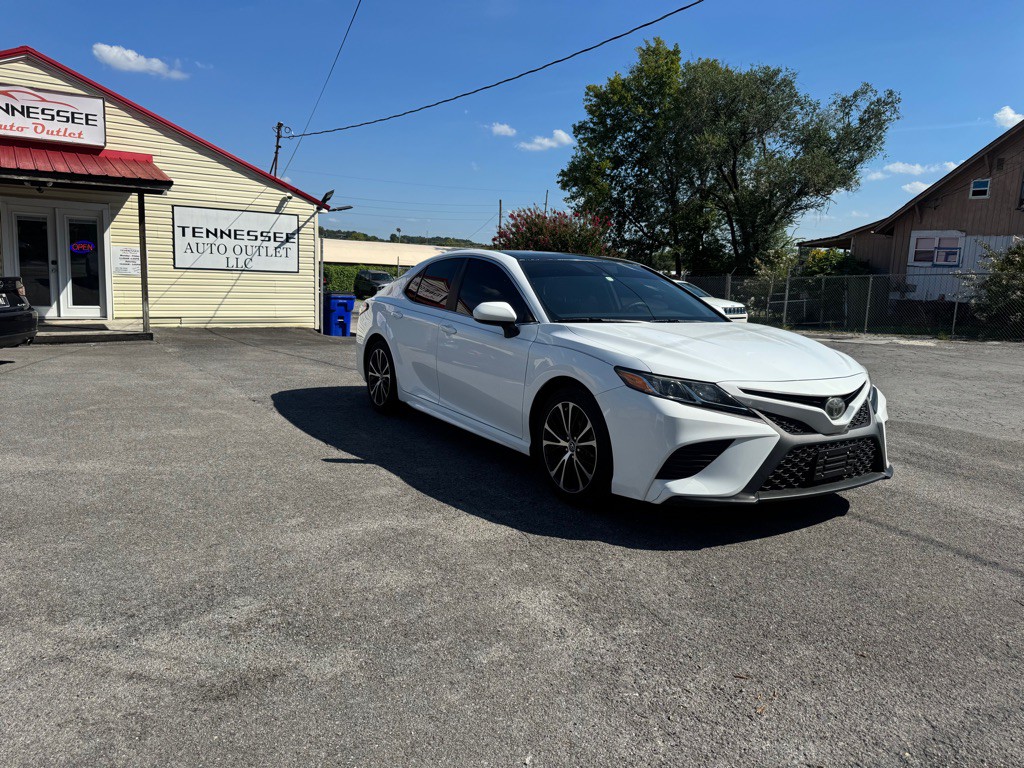 2019 Toyota Camry Image 2