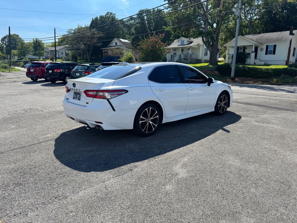 2019 Toyota Camry Image 3