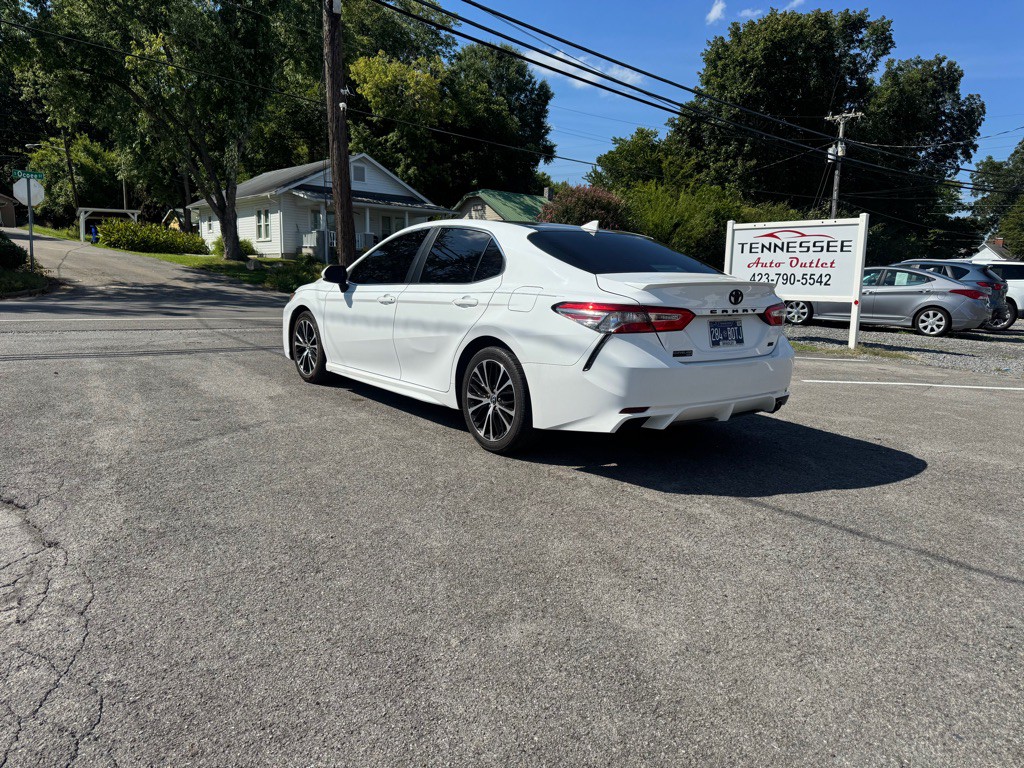 2019 Toyota Camry Image 4