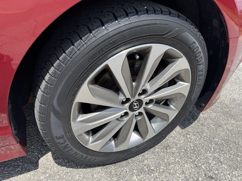 2015 Hyundai Sonata Image 14