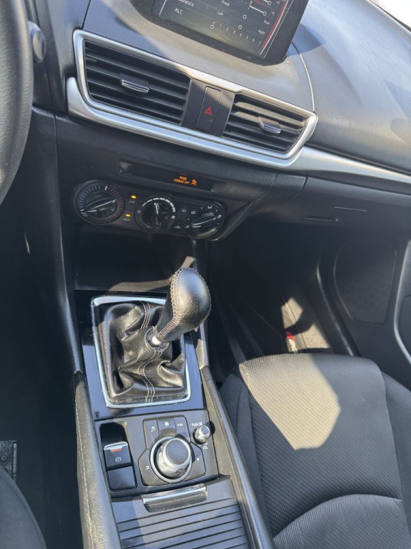 2017 Mazda Mazda3 Image 28