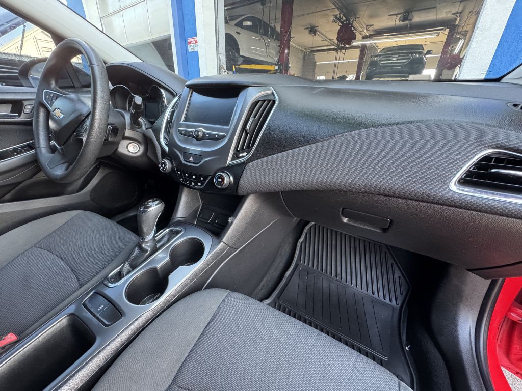 2018 Chevrolet Cruze Image 19