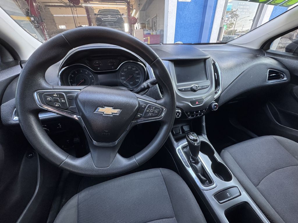 2018 Chevrolet Cruze Image 22