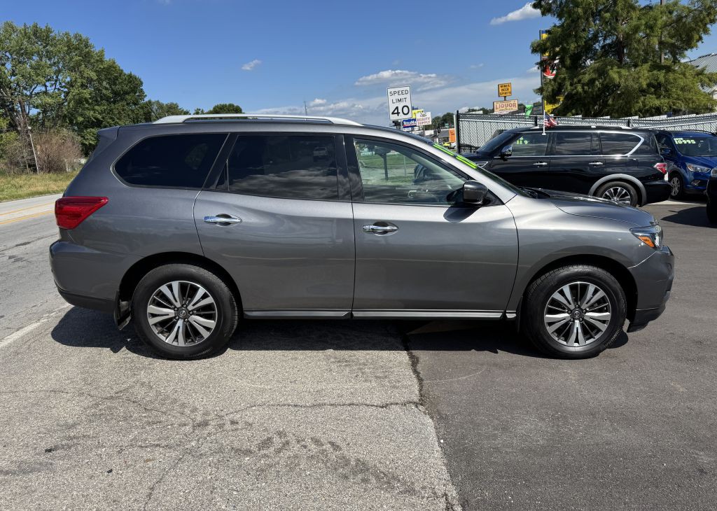 2017 Nissan Pathfinder Image 7