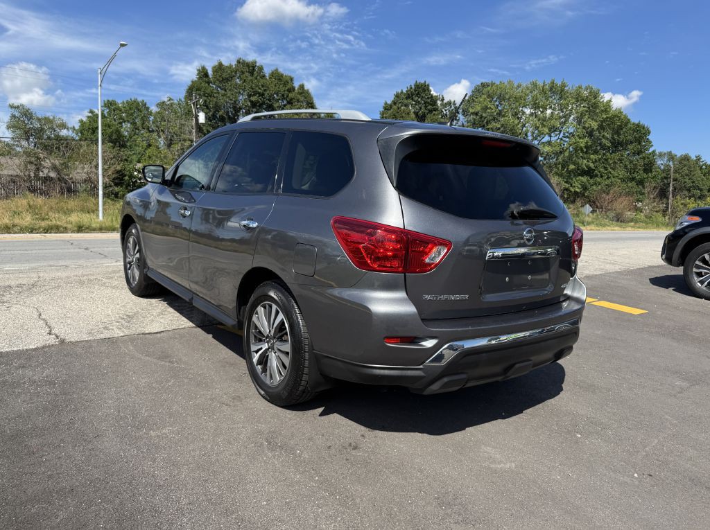 2017 Nissan Pathfinder Image 10