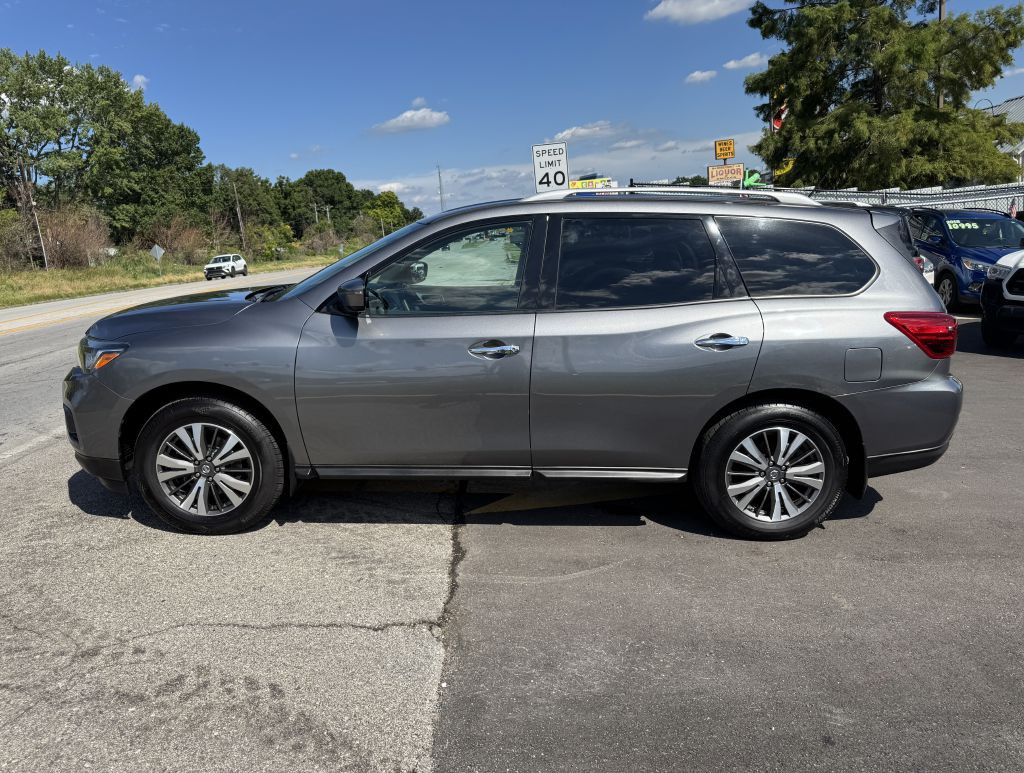 2017 Nissan Pathfinder Image 13