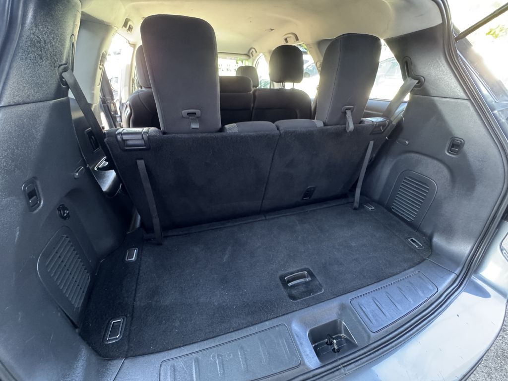 2017 Nissan Pathfinder Image 16