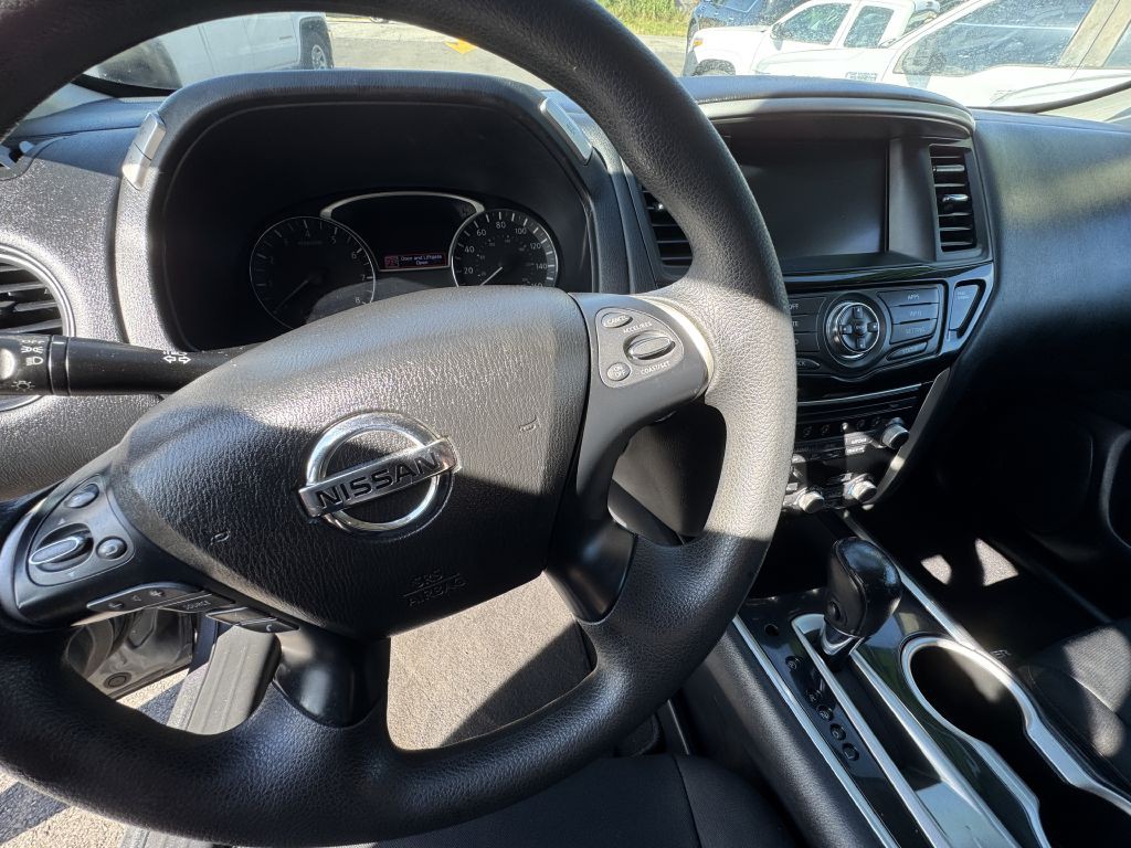 2017 Nissan Pathfinder Image 18