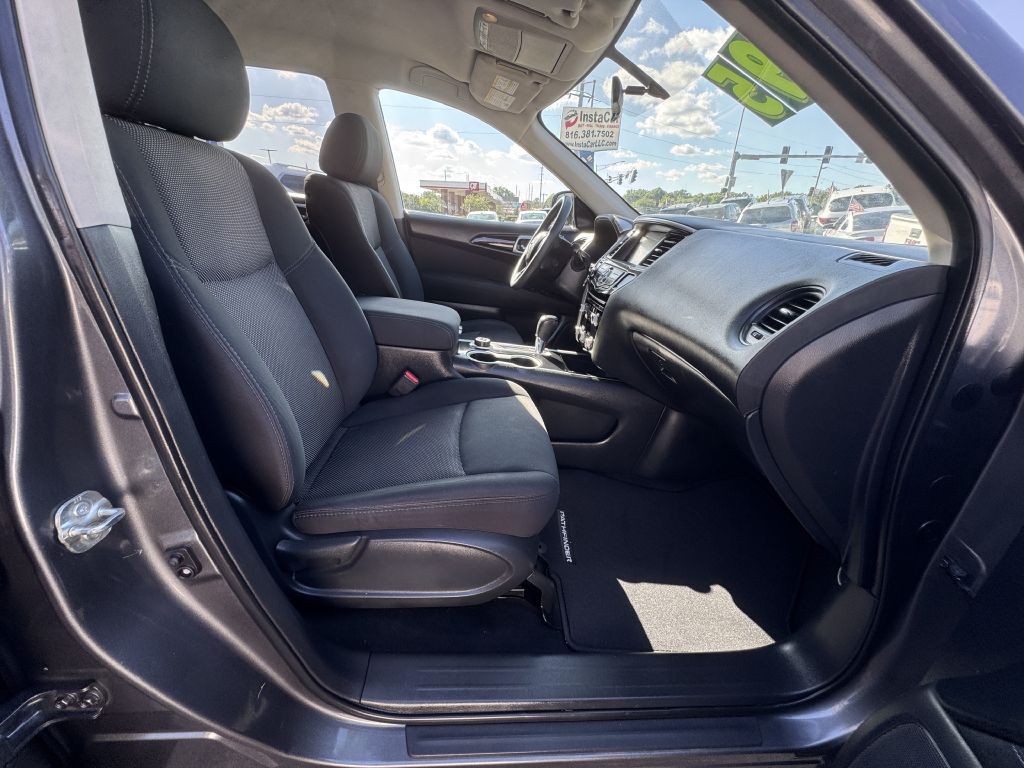 2017 Nissan Pathfinder Image 21