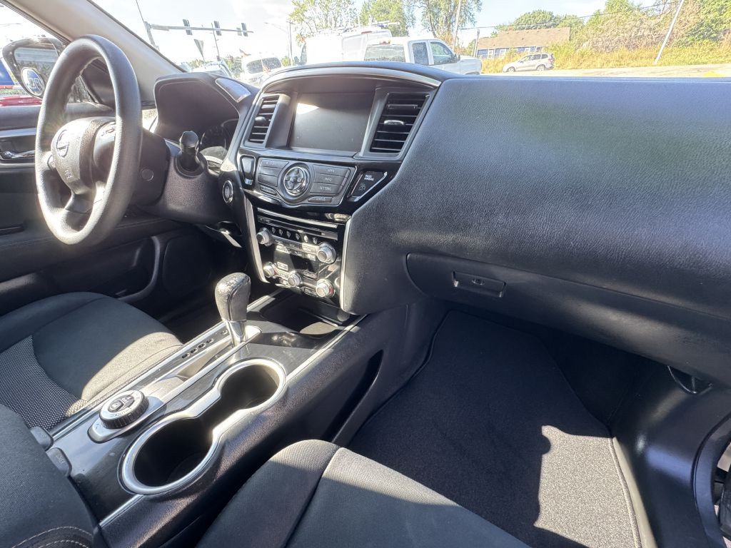 2017 Nissan Pathfinder Image 22