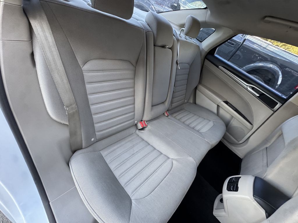 2018 Ford Fusion Image 22