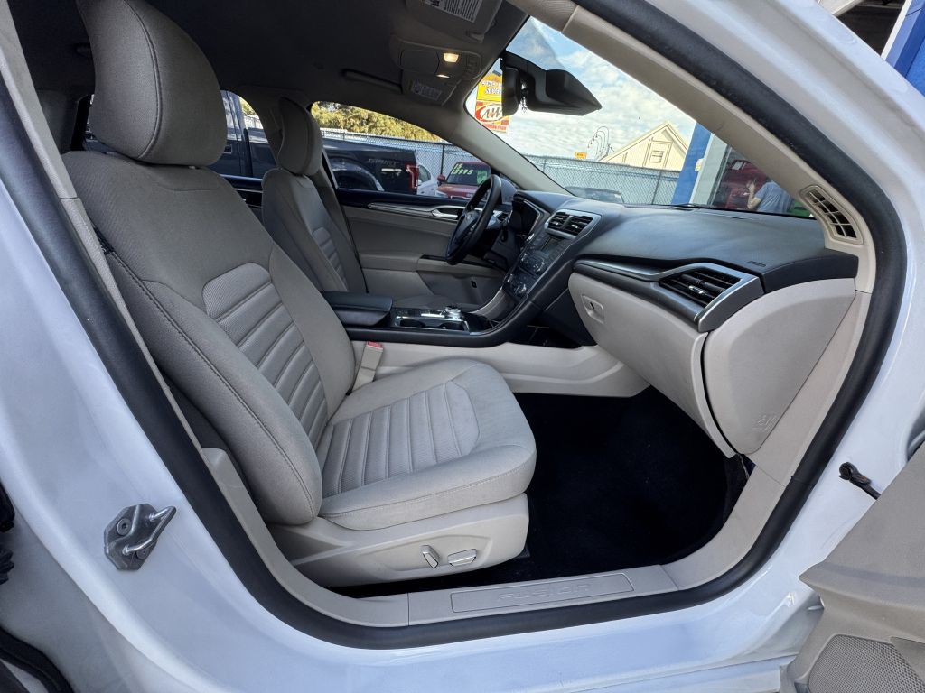 2018 Ford Fusion Image 26