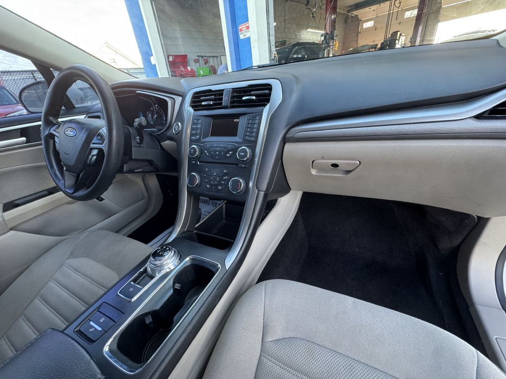 2018 Ford Fusion Image 28