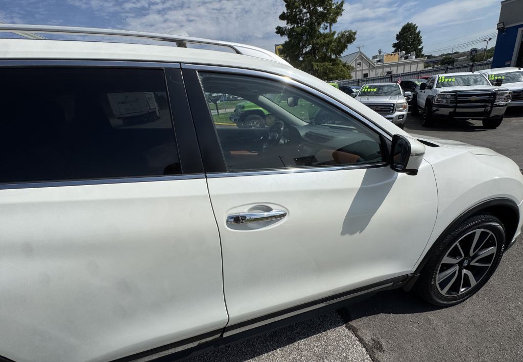 2017 Nissan Rogue Image 8