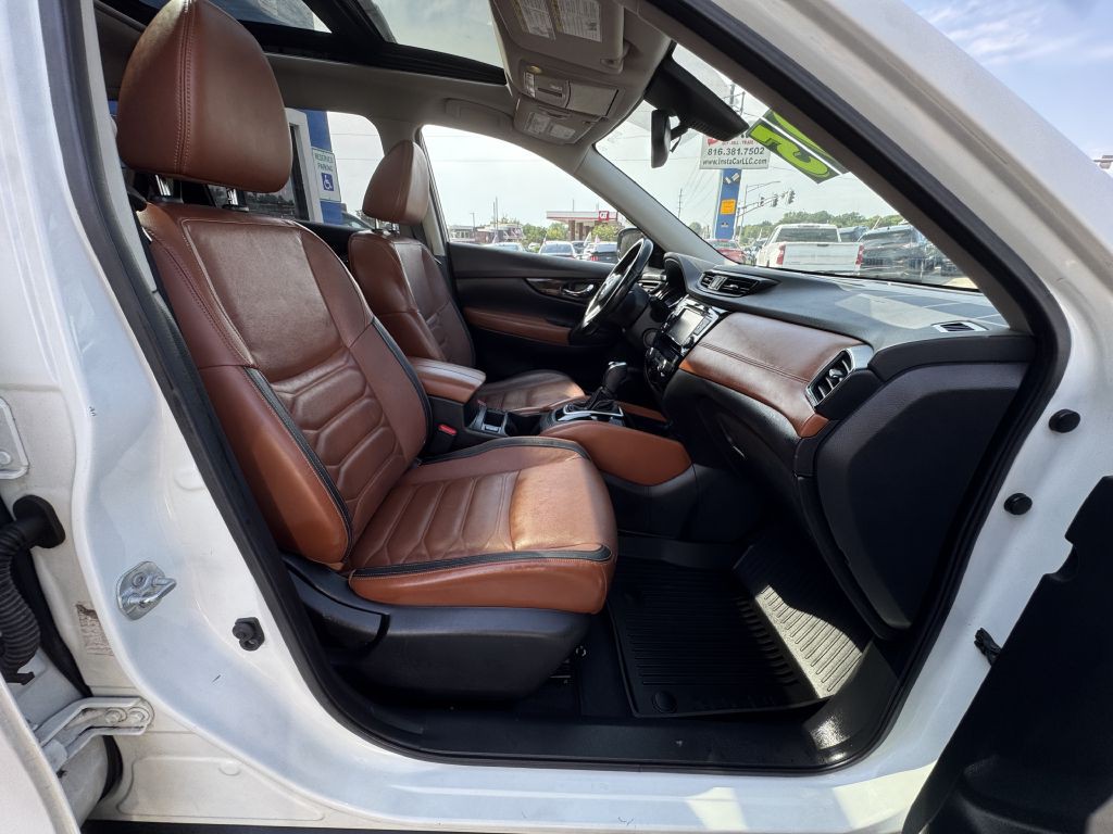 2017 Nissan Rogue Image 16