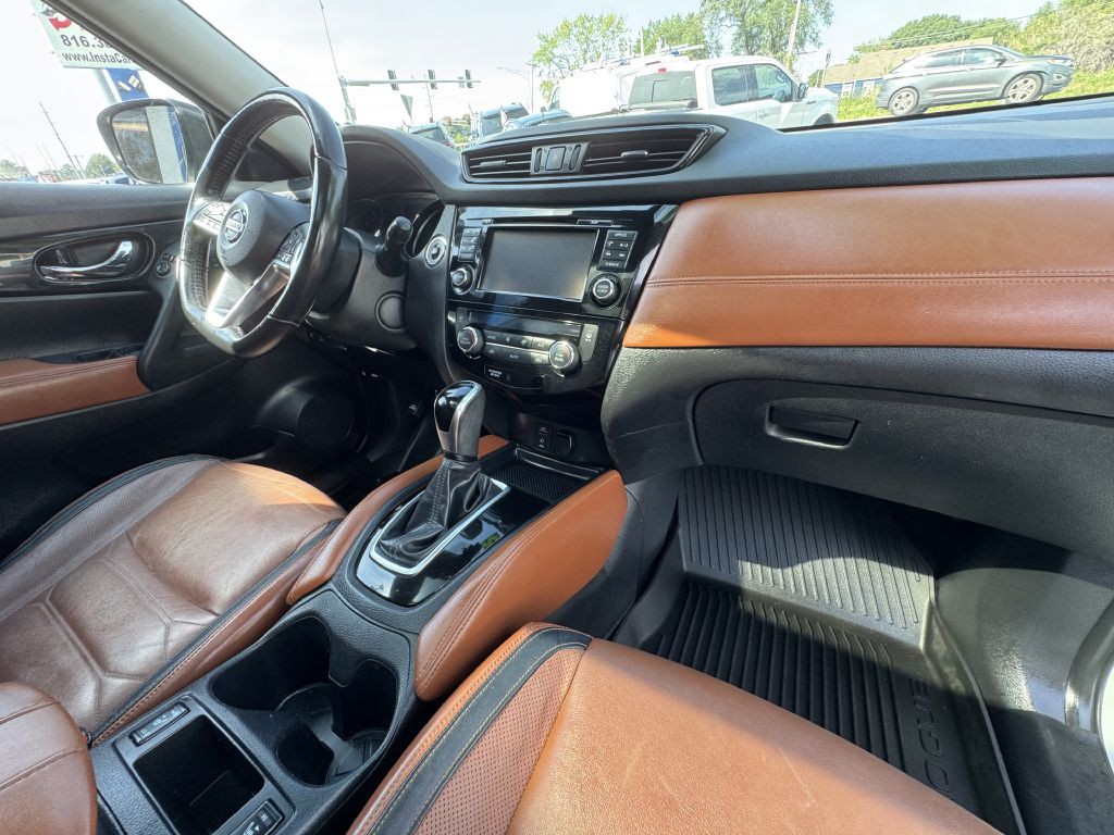 2017 Nissan Rogue Image 17