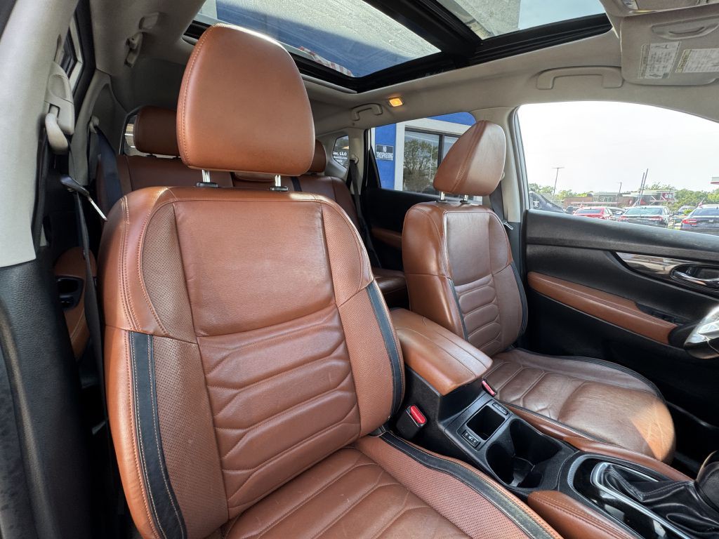 2017 Nissan Rogue Image 18